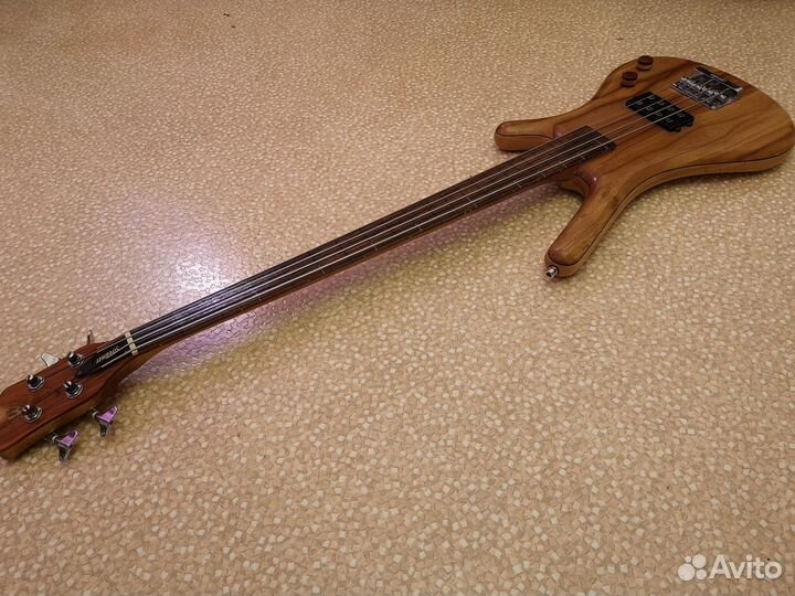 Бас гитара Rock Bass 4-х струнная, безладовая