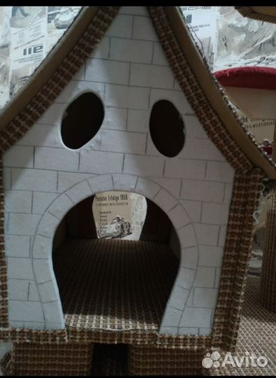 Домик для кошки с когтеточкой