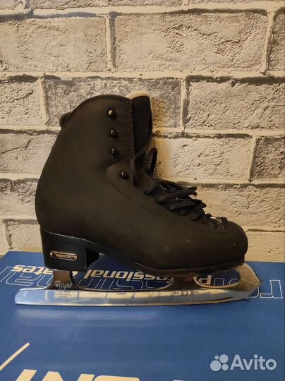 Фигурные коньки Risport rf3