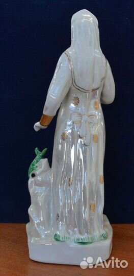 Фарфоровая статуэтка- хозяйка медной горы. дулево