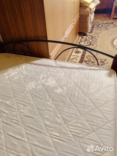 Кровать полуторка с матрасом