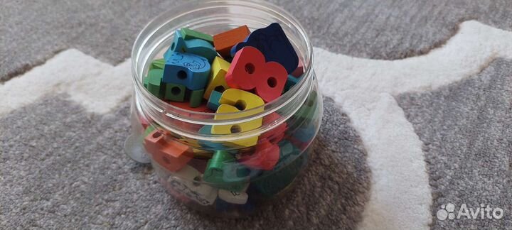 Развивающие игрушки бусы на шнуровке