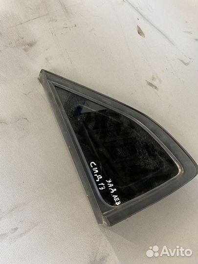 Стекло кузовное глухое левое Kia Ceed (JD) II рест