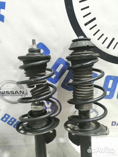 Стойки амортизатора Toyota Ractis NCP100