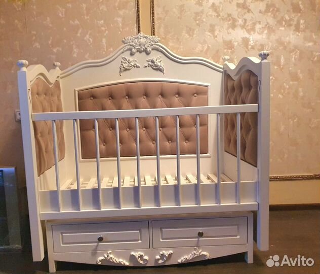 Детская кровать с маятник и пеленальный комод