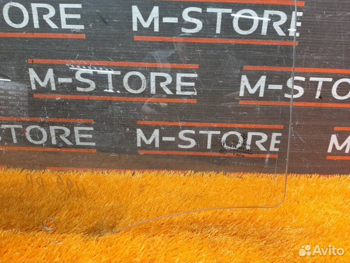 Стекло боковое заднее правое Bmw 1-Series E87