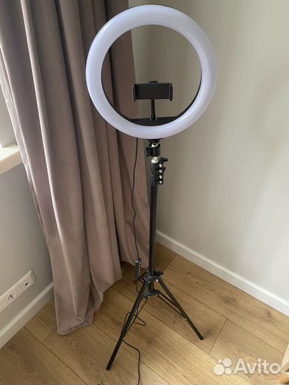 Кольцевая лампа со штативом