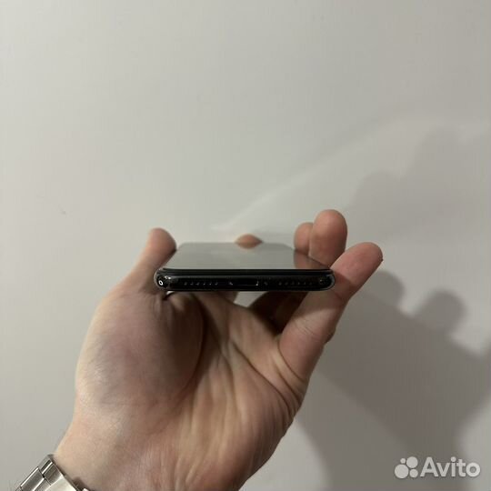 iPhone X, 256 ГБ
