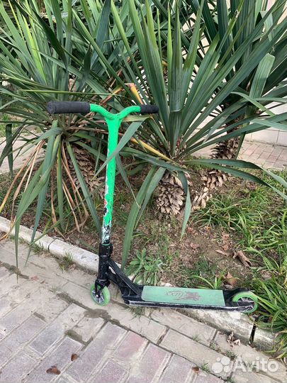 Самокат трюковой Grit Fluxx черно-зеленый