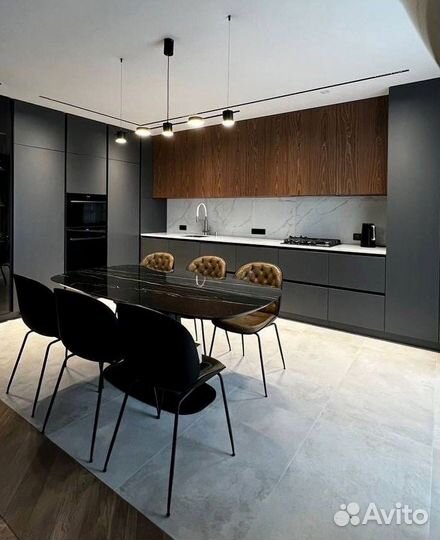 Кухня под потолок на дачу