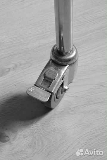 Кресло-стул на колёсах с санитарным оснащением