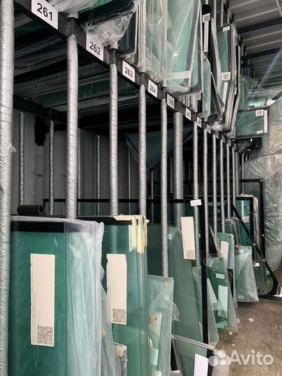 Стекло лобовое Mustang 2054