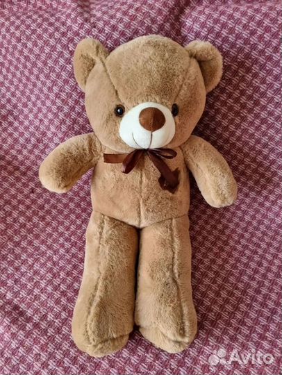 Плюшевый медведь с пледом