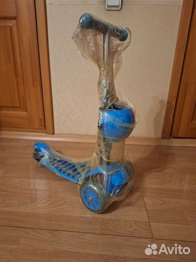 Самокат детский трехколесный