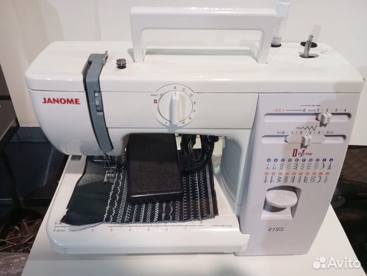 Швейная машина janome