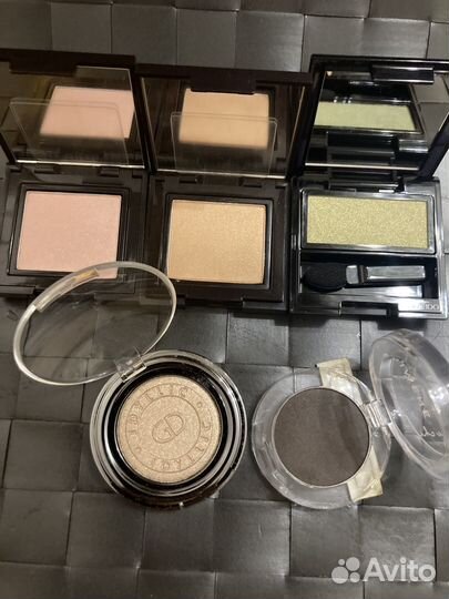 Тени laura Mercier, Shiseido