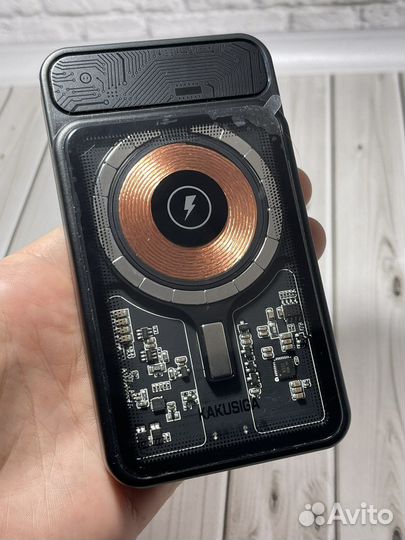 Повербанк 20000мач с беспроводной зарядкой