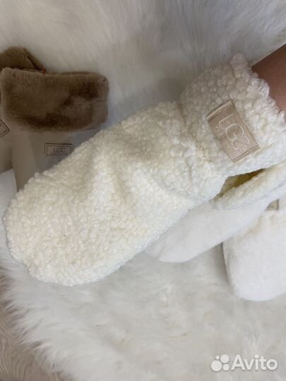 Варежки женские