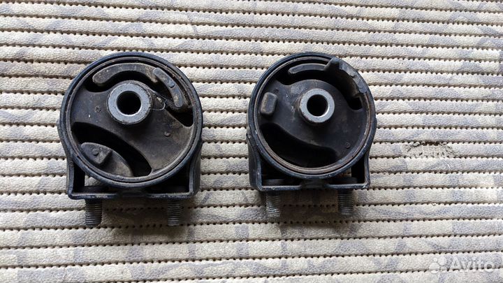 Подушки двигателя Mazda Demio кузов DW