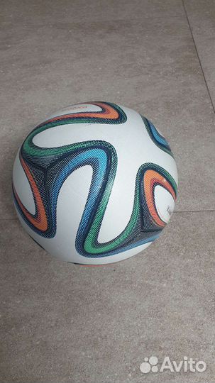 Футбольный мяч adidas brazuca 2014 оригинал