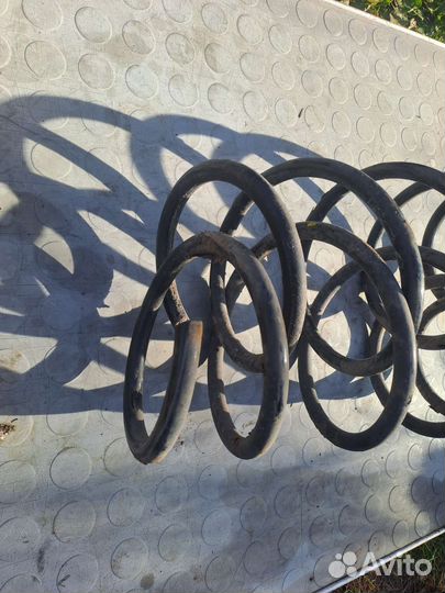 Передние пружины Тойота Аурис