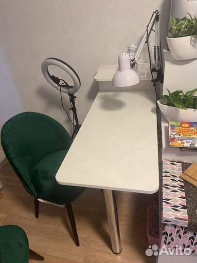 Маникюрный стол складной