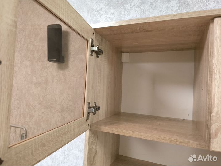 Настенный шкаф, стеллаж, стеклянные дверцы