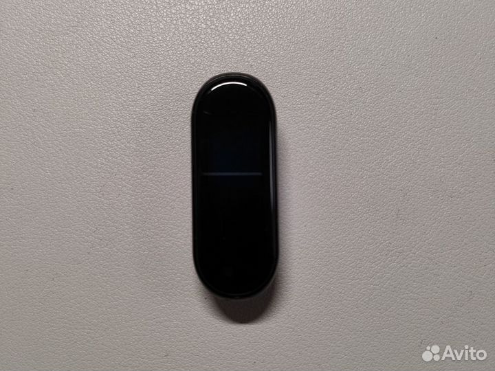 Фитнес браслет xiaomi mi band 4 черный без ремешка