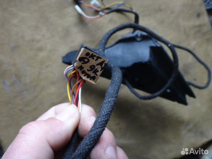 13-20 Октавия Проводка зеркала Левого Octavia A7