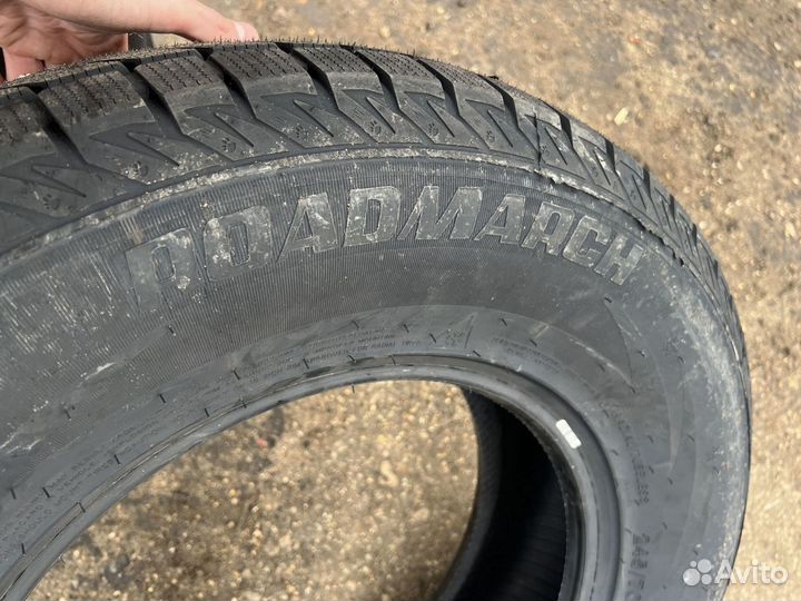 Roadmarch Snowrover 868 235/45 R18 117T