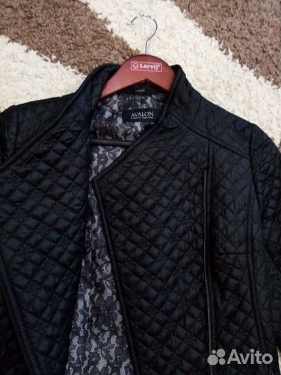 Чёрное стеганное пальто