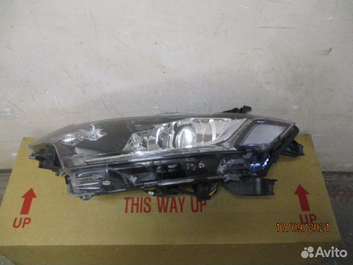 Фара левая Mitsubishi Outlander