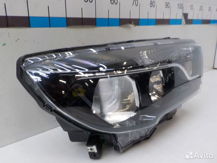 Фара правая LADA Vesta 2015