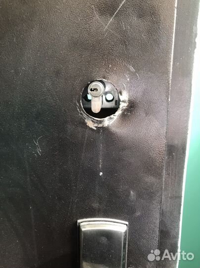 Металлическая дверь бу