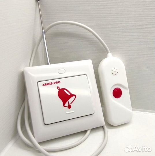 Кнопка вызова персонала с выносной кнопкой в руку