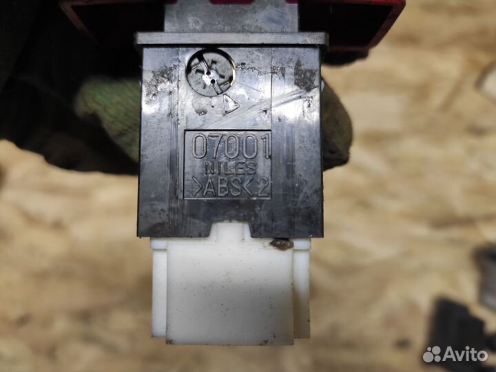 Кнопка аварийки Mitsubishi Lancer 9