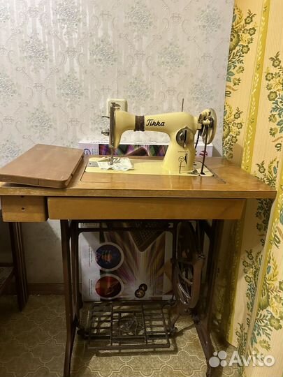 Швейная машина tikka со столом