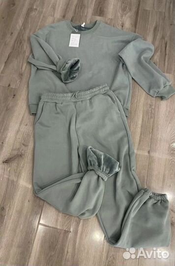 Спортивный костюм женский