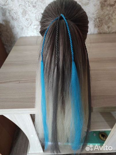 Цветные пряди на невидимках