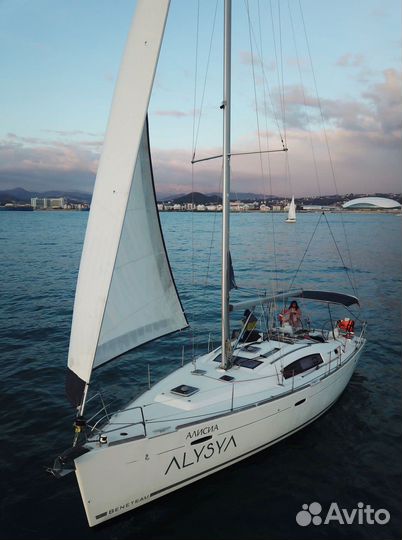 Яхта в море, встреча с дельфинами и рыбалка 3часа