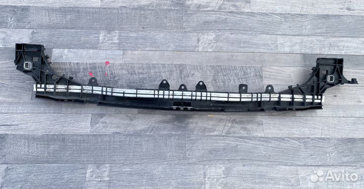 Mercedes е класса W 205 планка радиатора