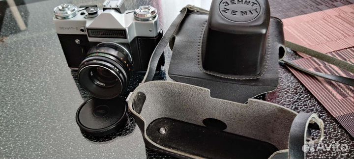 Зеркальный фотоаппарат Зенит-Е
