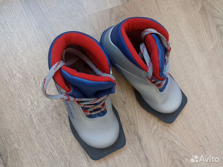 Лыжные ботинки 30 размера