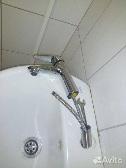 Замена кран буксы, гибкой подводки, смесителей