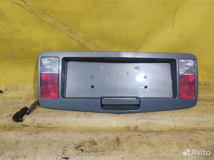 Накладка двери багажника Cadillac SRX 2003-2009