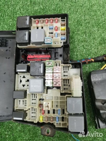 Блок предохранителей моторный Ford Focus 3 хетчбэк