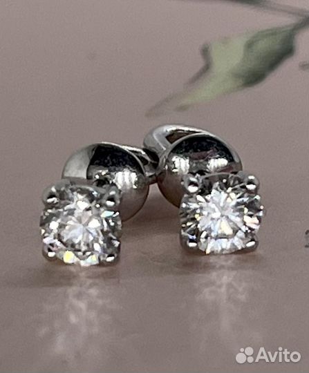 Золотые серьги с бриллиантами 0.65 Ct