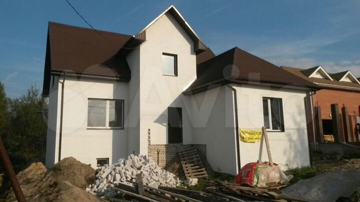 Коттедж 180 м² на участке 10 сот.