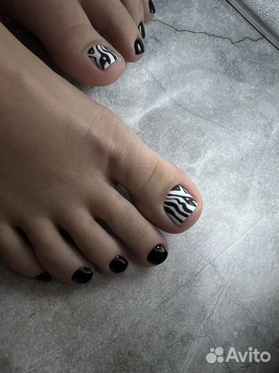 Модель на маникюр с покрытием к ученикам в школу