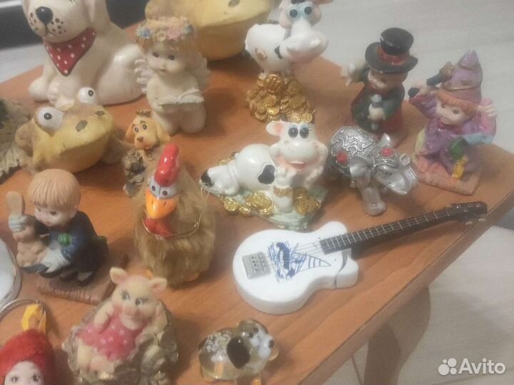 Статуэтки сувениры